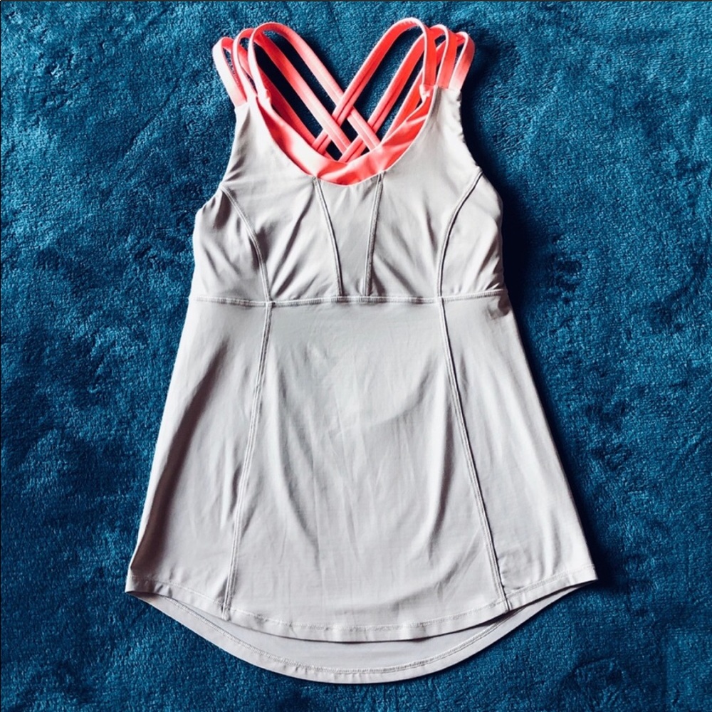 🌸Lululemon Tank top with built in bra size 4🌸